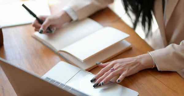 大数据包含设备数据的行业文章