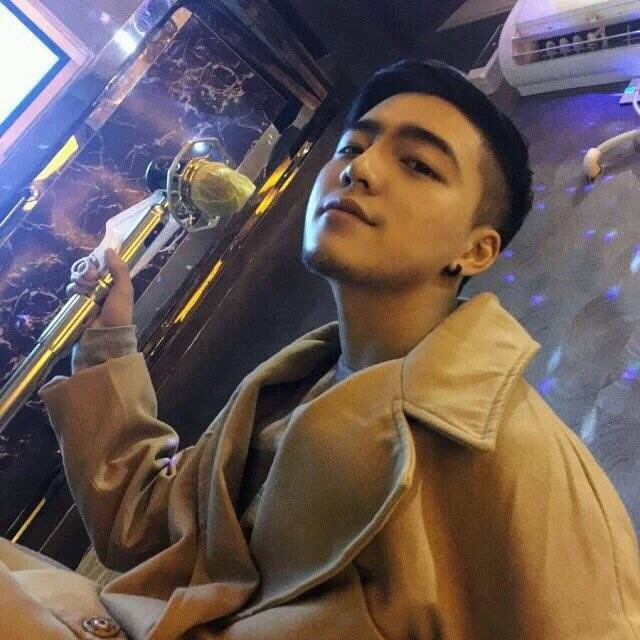 满龙福萱