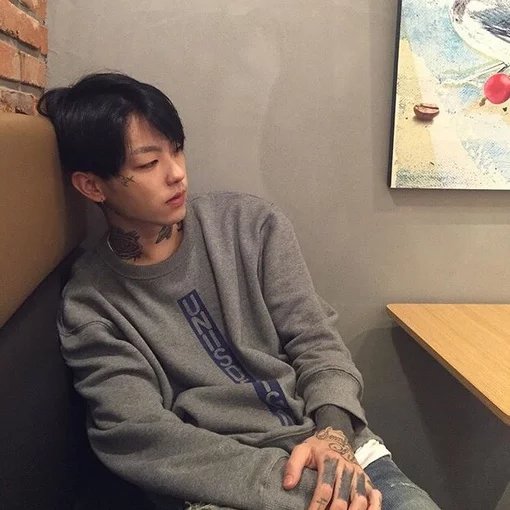 刘言士坚